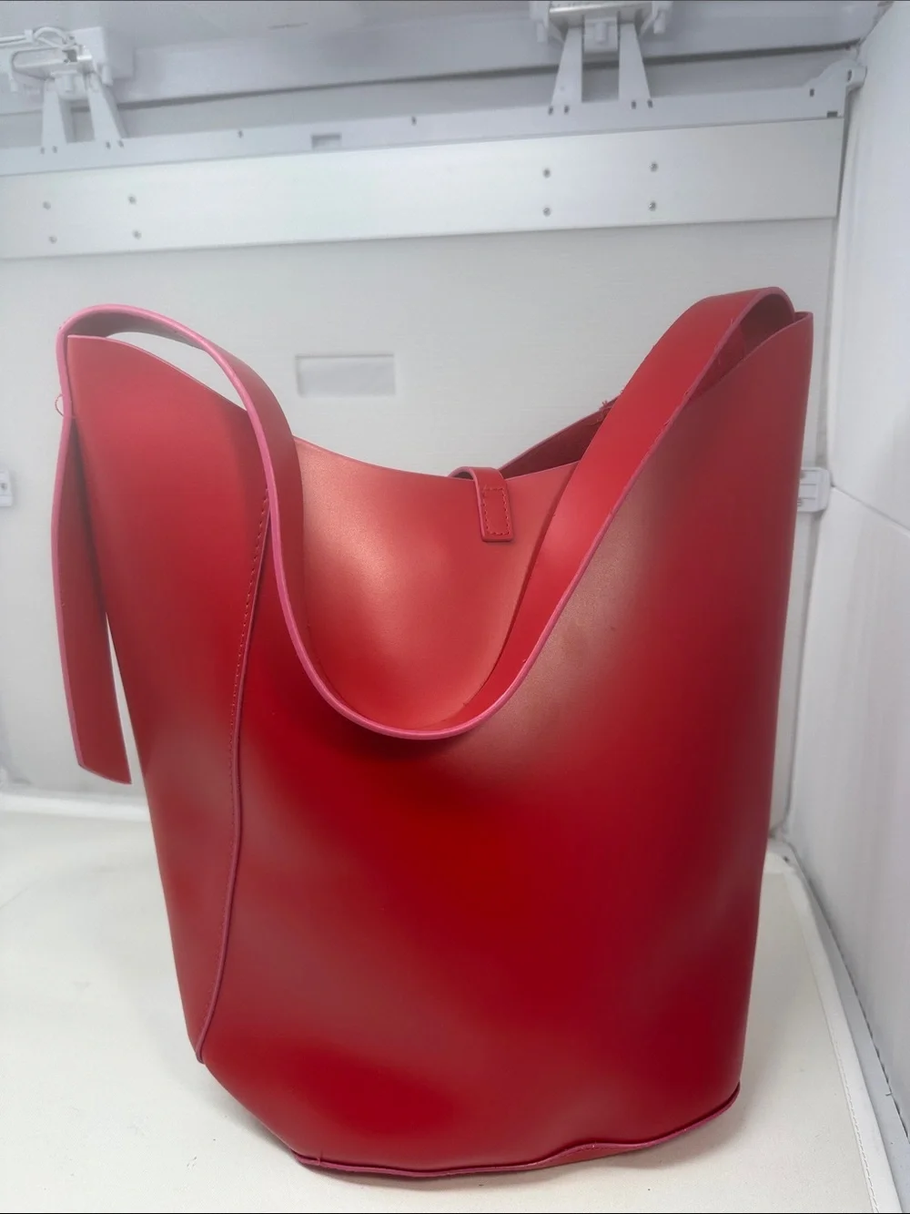 Elizabeth Arden hobo bucket bag